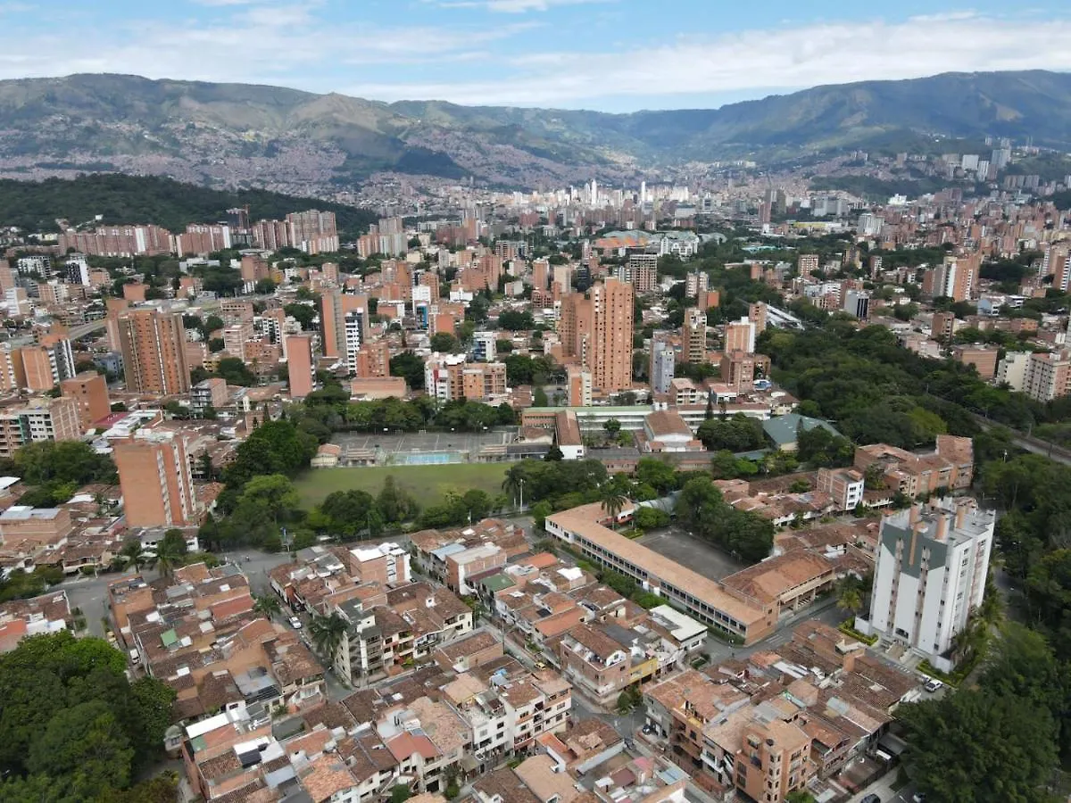 Apartamento En Calasanz Cerca Estacion Del Metro De La Floresta Medellin Apartment